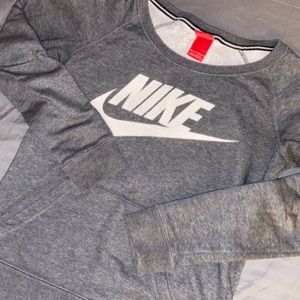 Nike sweatshirt with pockets!
